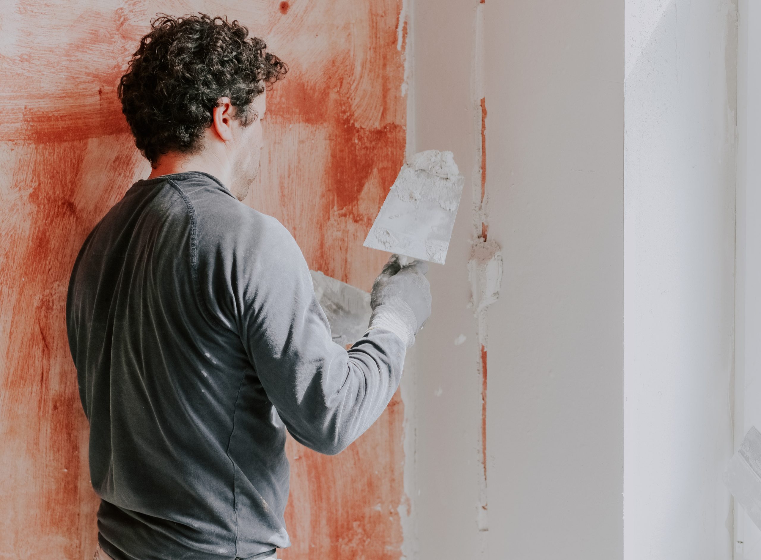 painting services Sharjah colour consultation and wall preparation with designer and homeowner