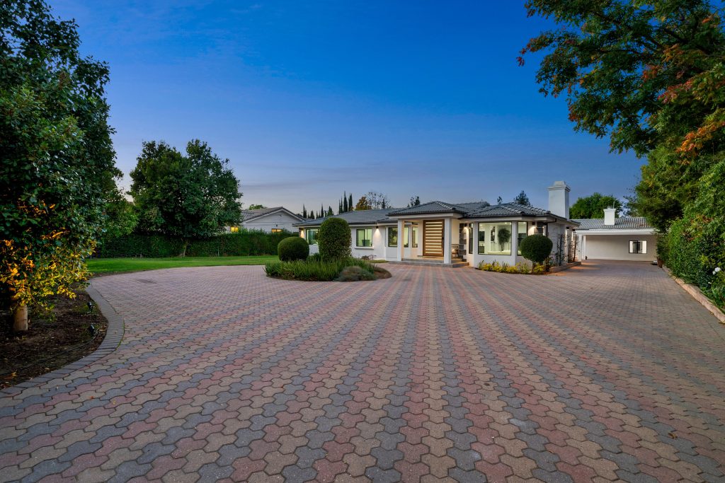Best interlock company in Dubai - completed decorative driveway project.