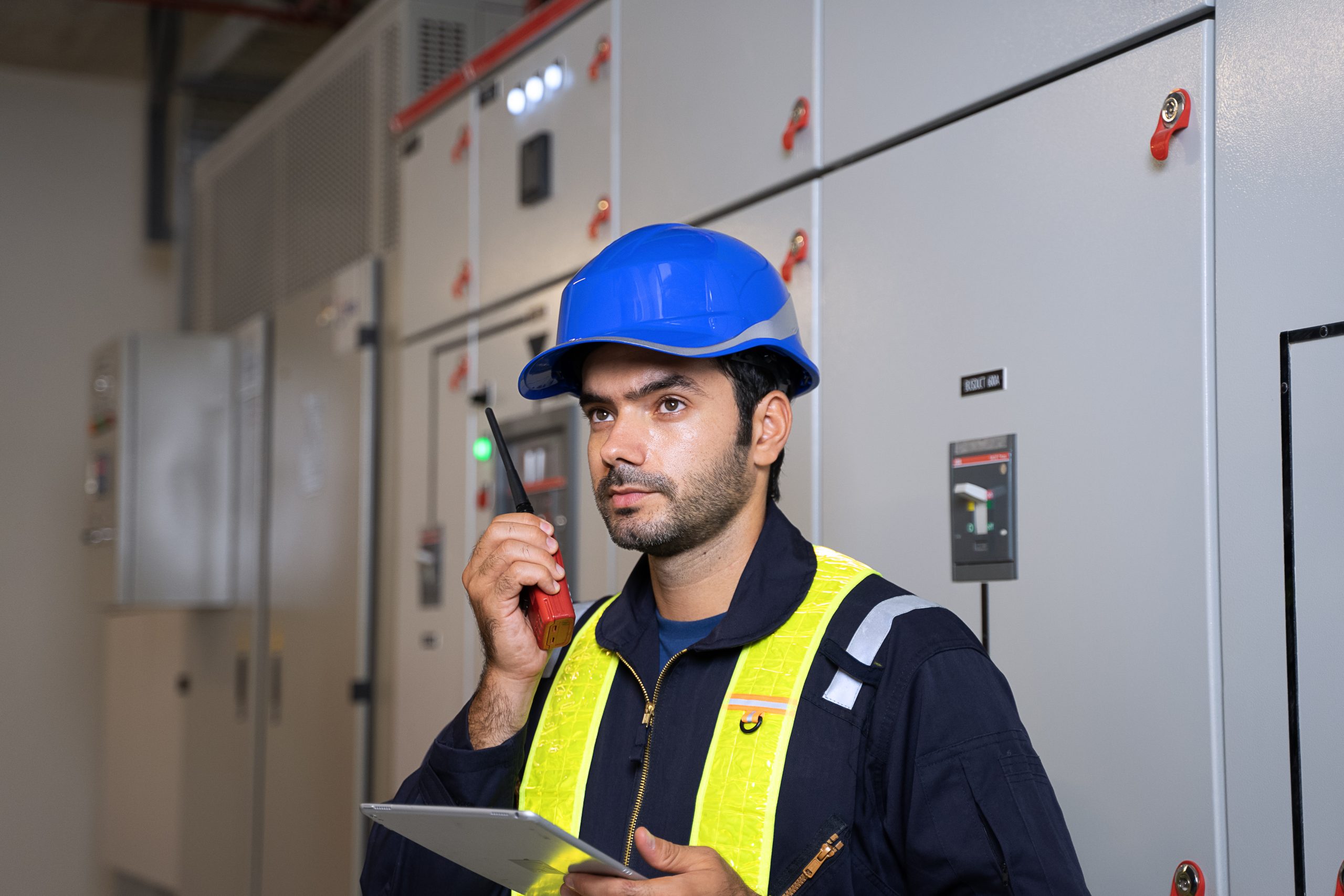 Electrician providing commercial electrical services in Abu Dhabi.