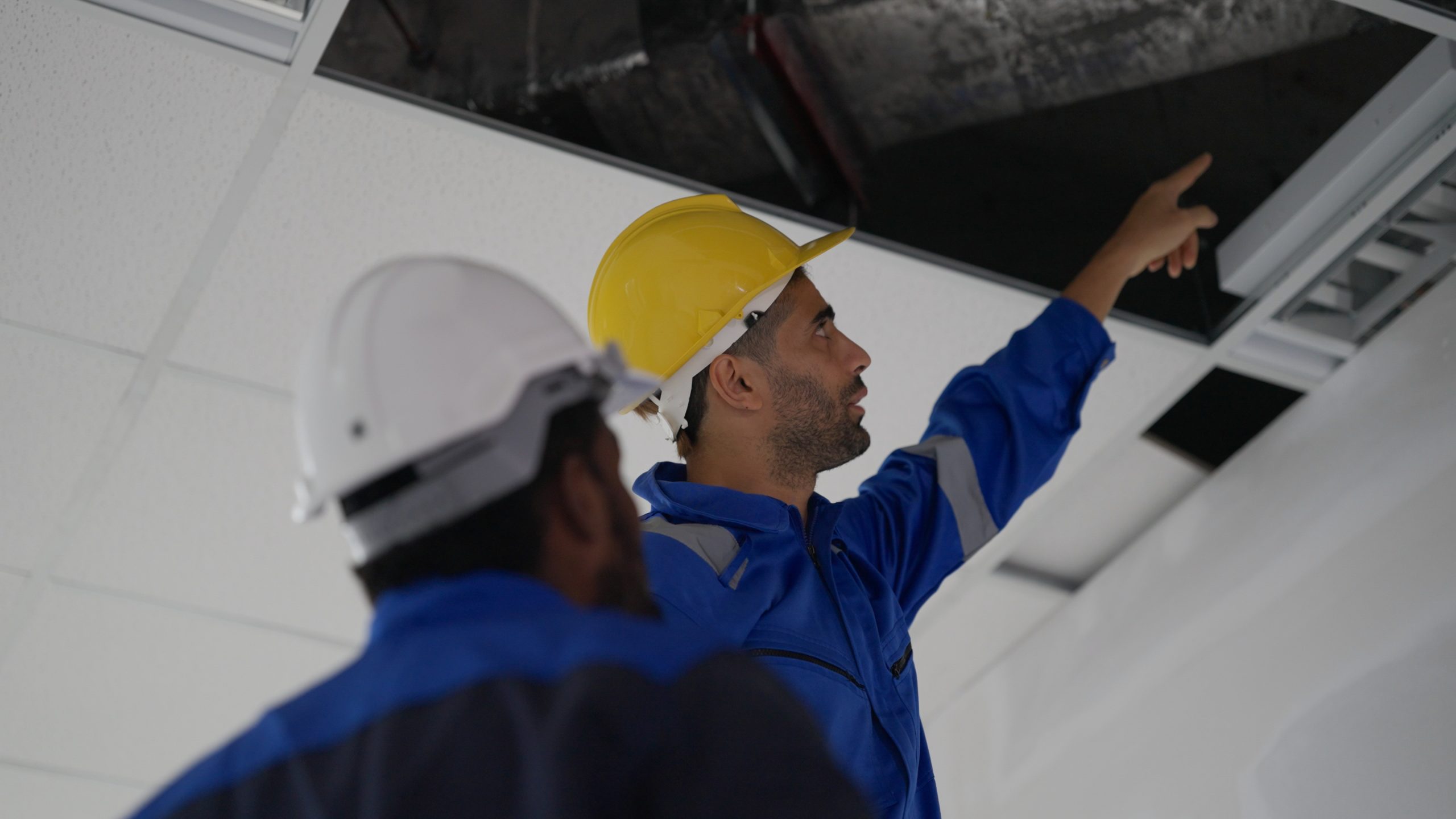 Dust storm AC cleaning Sharjah using industrial duct cleaning vacuum equipment.
