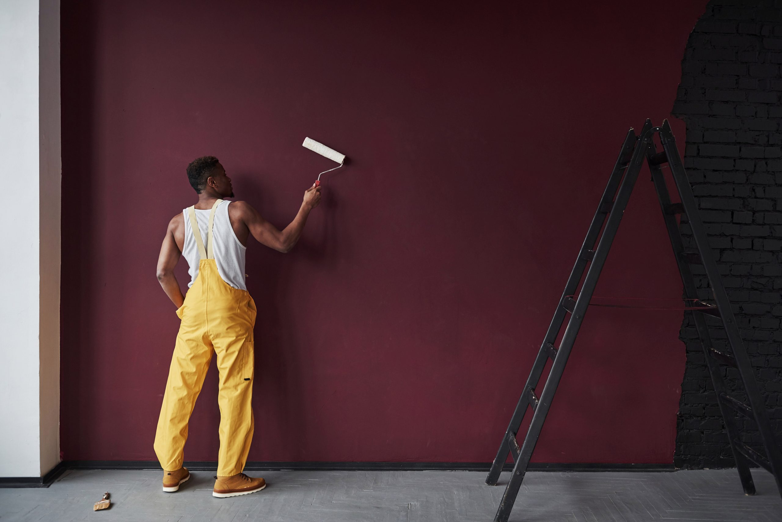 UAE painting services colour consultation and wall preparation with swatches and homeowner