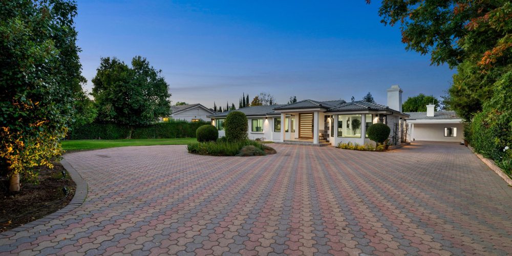 Best interlock company in Dubai - completed decorative driveway project.
